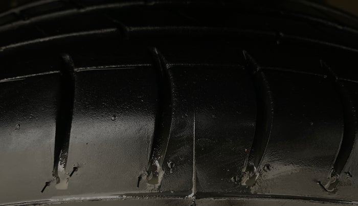 2018 Renault Kwid RXT 1.0 AMT, Petrol, Automatic, 42,644 km, Right Front Tyre Tread