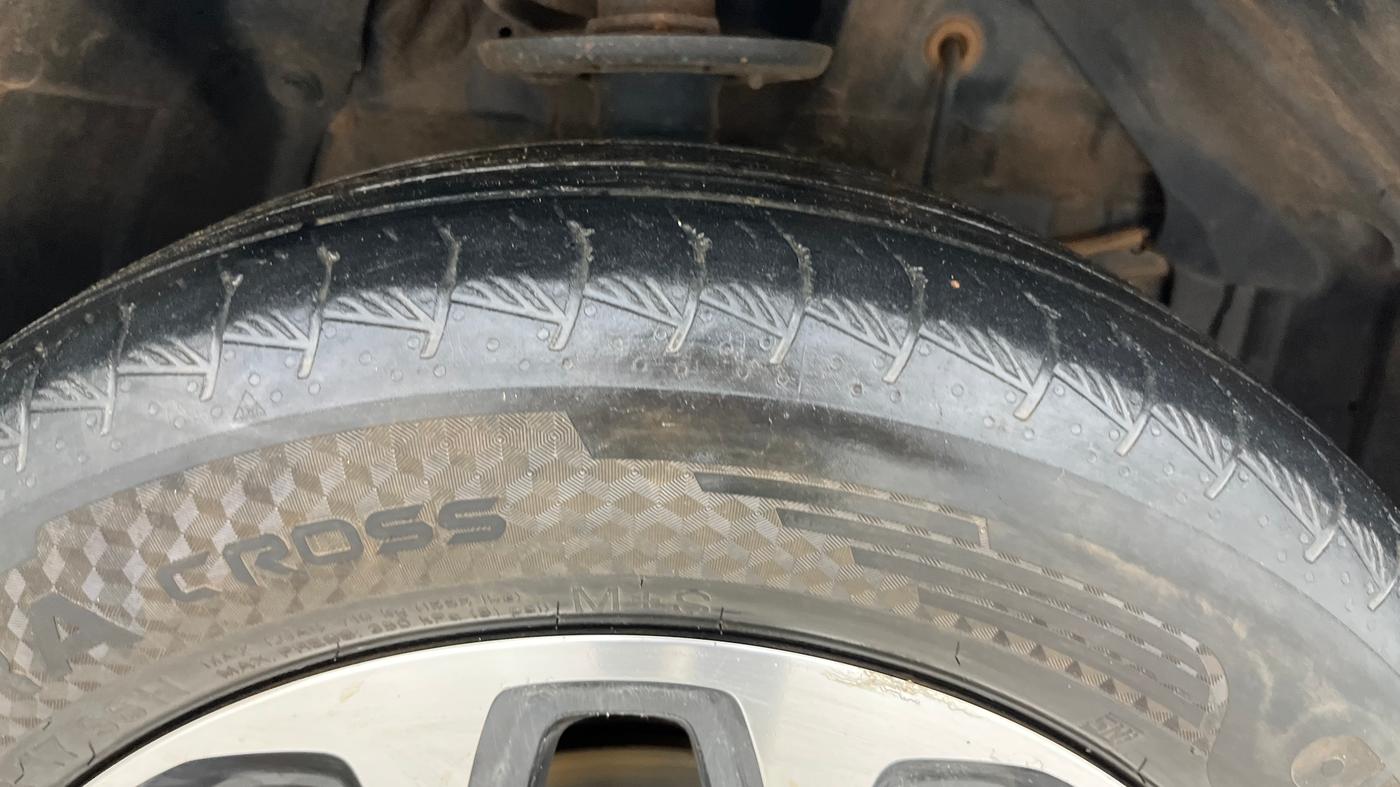 2023 Maruti Grand Vitara ZETA SMART HYBRID, Petrol, Manual, 38,096 km, Right Front Tyre Tread