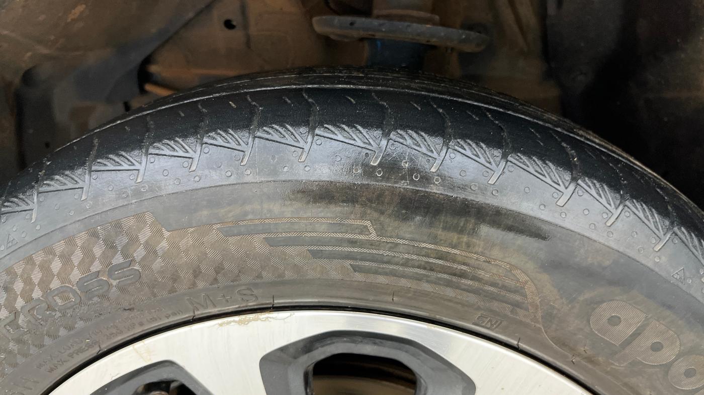 2023 Maruti Grand Vitara ZETA SMART HYBRID, Petrol, Manual, 38,096 km, Left Front Tyre Tread