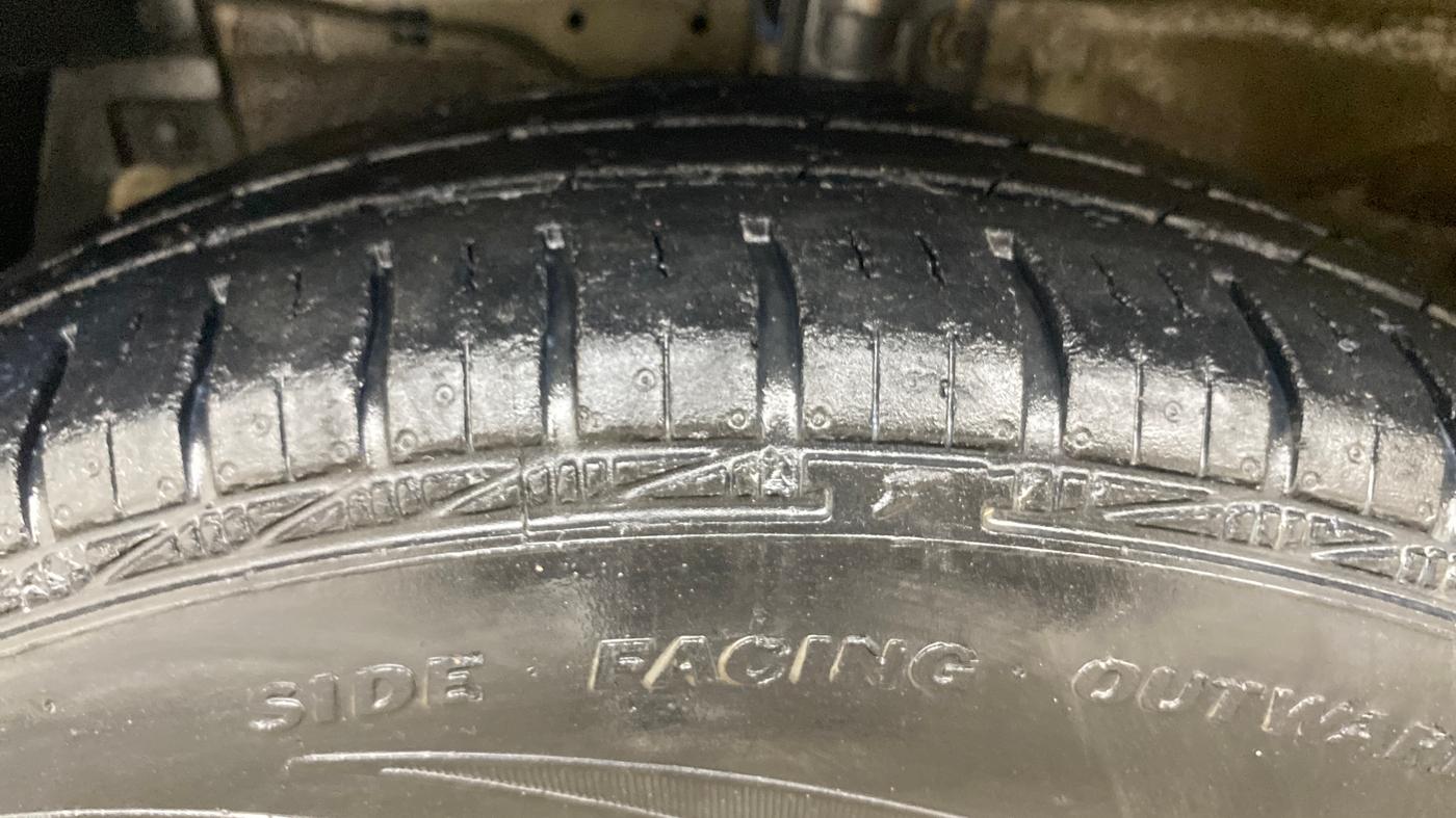 2016 Maruti Swift Dzire VXI (O), Petrol, Manual, 34,734 km, Left Front Tyre Tread