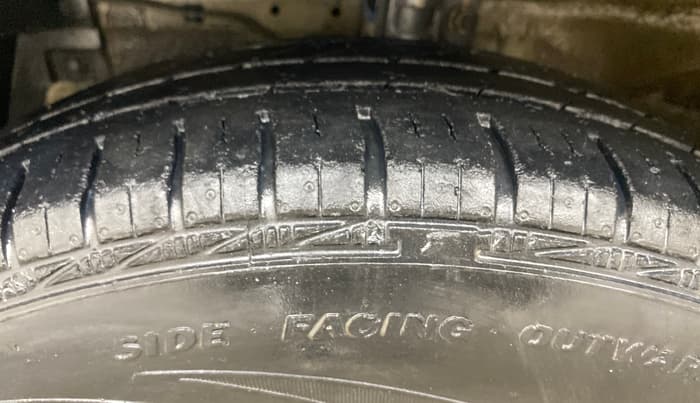 2016 Maruti Swift Dzire VXI (O), Petrol, Manual, 34,734 km, Left Front Tyre Tread