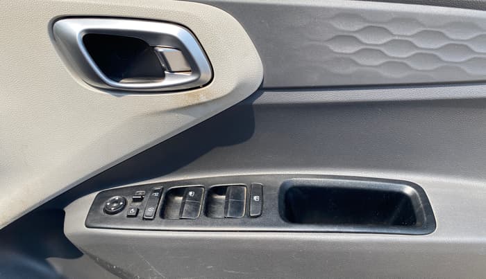 2022 Hyundai GRAND I10 NIOS SPORTZ AMT 1.2 KAPPA VTVT, Petrol, Automatic, 39,049 km, Driver Side Door Panels Control