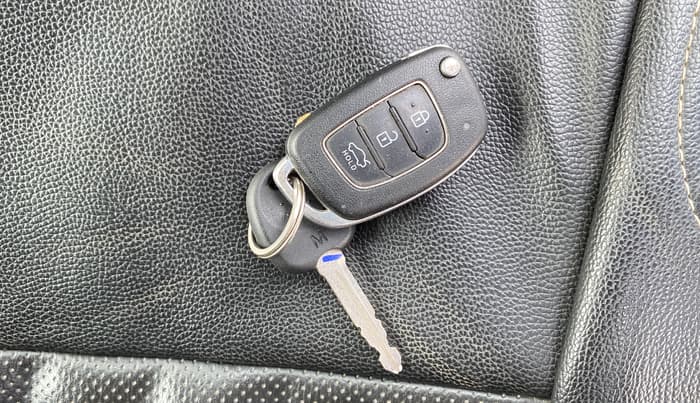 2022 Hyundai GRAND I10 NIOS SPORTZ AMT 1.2 KAPPA VTVT, Petrol, Automatic, 39,049 km, Key Close Up