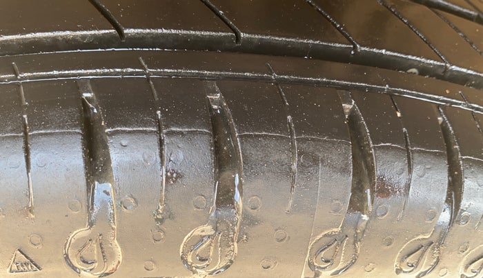 2020 Renault Kwid RXT 1.0 (O), Petrol, Manual, 20,367 km, Right Rear Tyre Tread