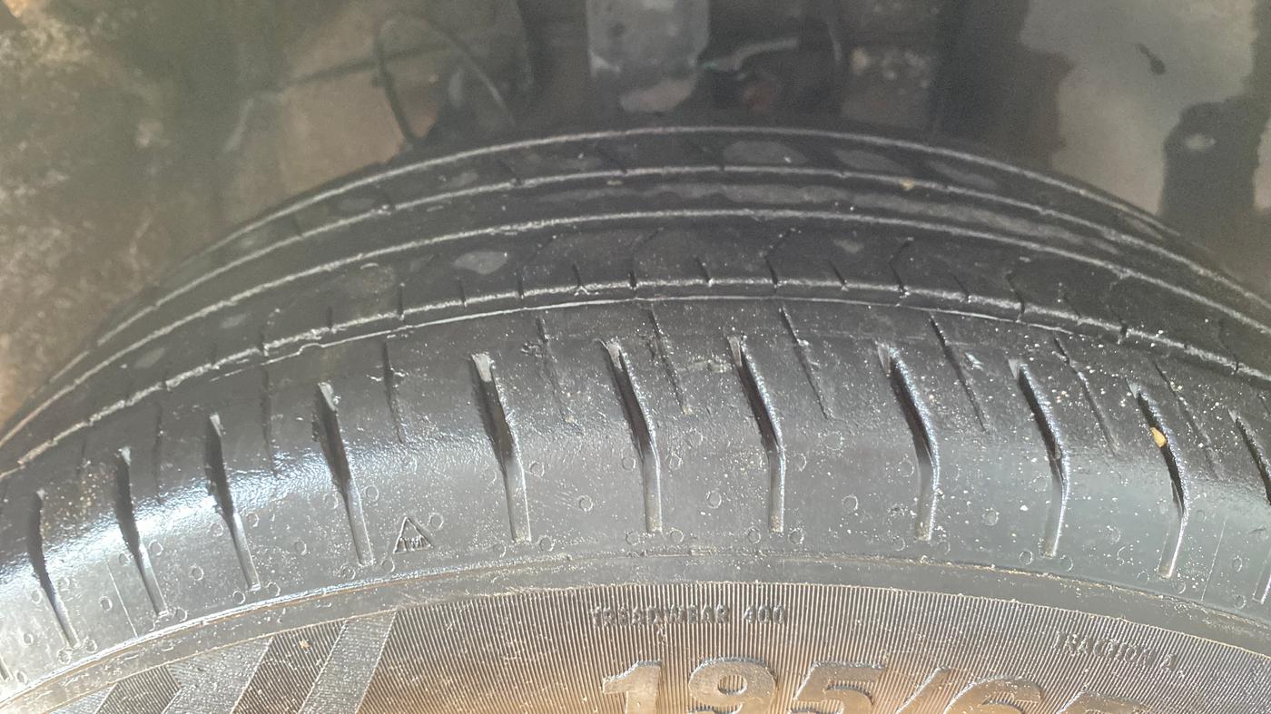 2024 Hyundai VENUE S(O) 1.2, CNG, Manual, 34,778 km, Right Front Tyre Tread