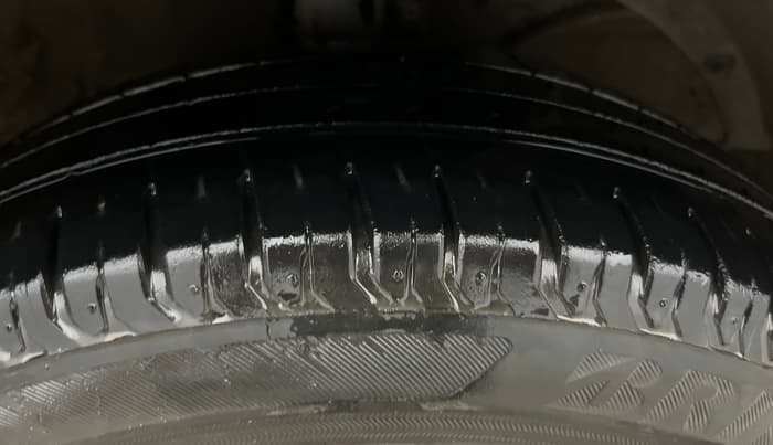 2020 Maruti Ertiga VXI CNG, CNG, Manual, 70,249 km, Right Front Tyre Tread