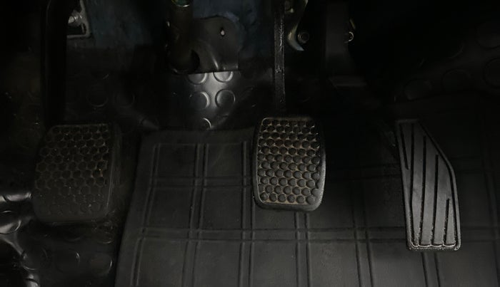 2017 Maruti Alto 800 LXI, Petrol, Manual, 40,977 km, Pedals