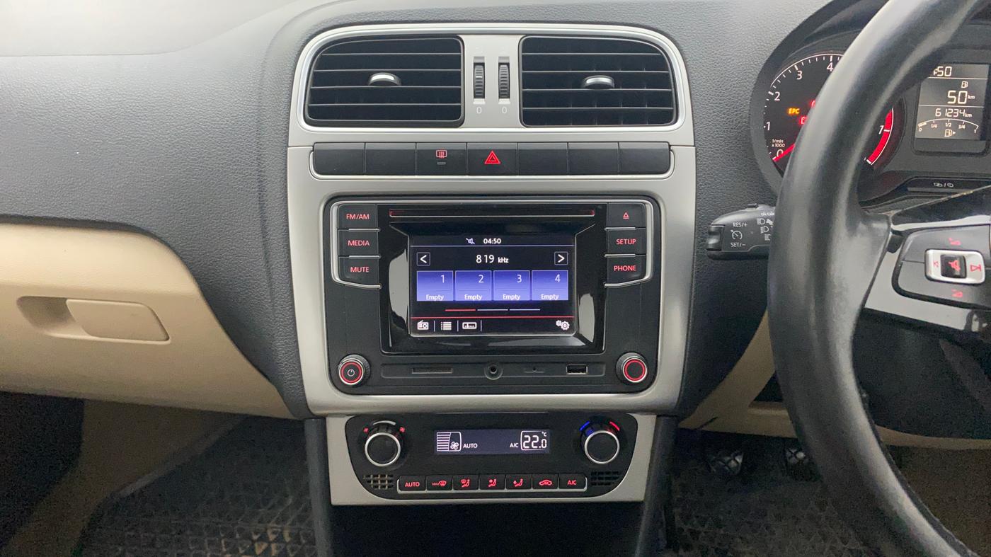 2016 Volkswagen Ameo HIGHLINE1.2L, Petrol, Manual, 61,167 km, Air Conditioner