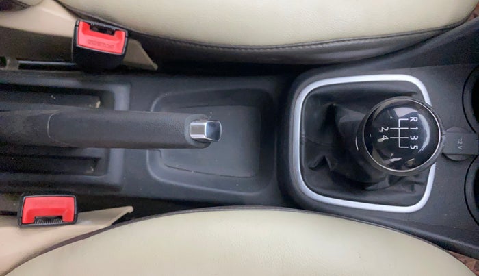 2016 Volkswagen Ameo HIGHLINE1.2L, Petrol, Manual, 61,167 km, Gear Lever