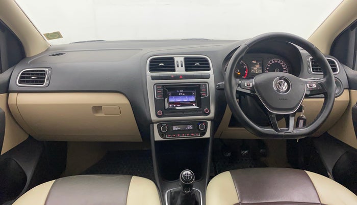 2016 Volkswagen Ameo HIGHLINE1.2L, Petrol, Manual, 61,167 km, Dashboard