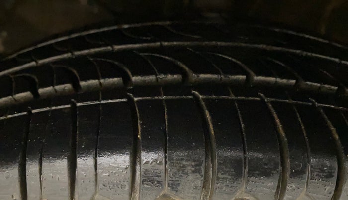 2020 Maruti Dzire VXI AMT, Petrol, Automatic, 52,101 km, Left Front Tyre Tread