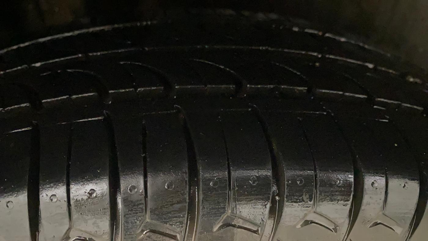2020 Maruti Dzire VXI AMT, Petrol, Automatic, 52,101 km, Right Rear Tyre Tread