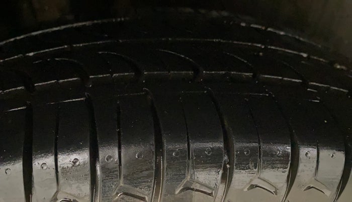 2020 Maruti Dzire VXI AMT, Petrol, Automatic, 52,101 km, Right Rear Tyre Tread