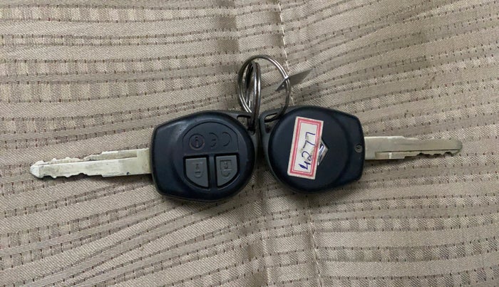 2020 Maruti Dzire VXI AMT, Petrol, Automatic, 52,101 km, Key Close Up