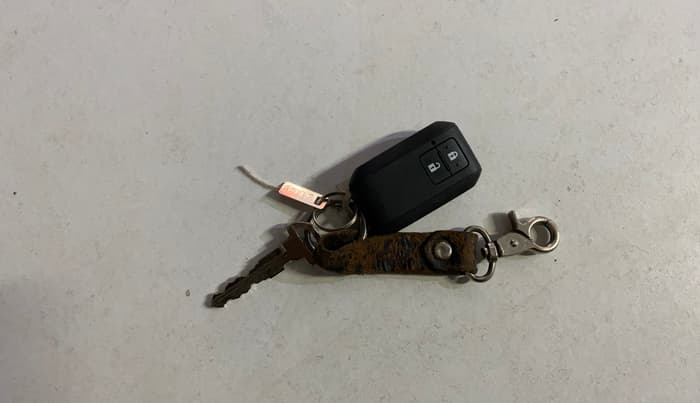 2020 Maruti Baleno ZETA PETROL 1.2, Petrol, Manual, 8,853 km, Key Close Up