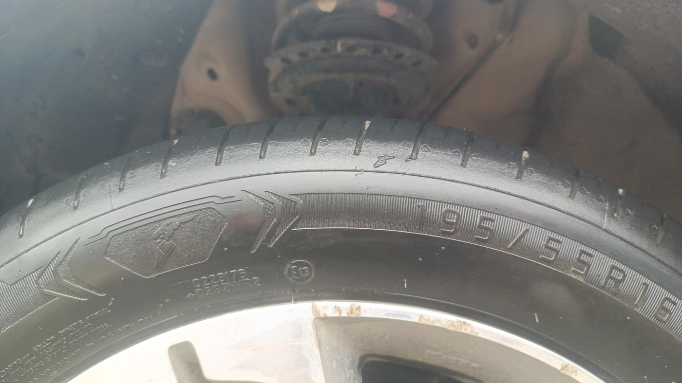 2016 Hyundai i20 Active 1.2 SX, Petrol, Manual, 90,718 km, Left Front Tyre Tread