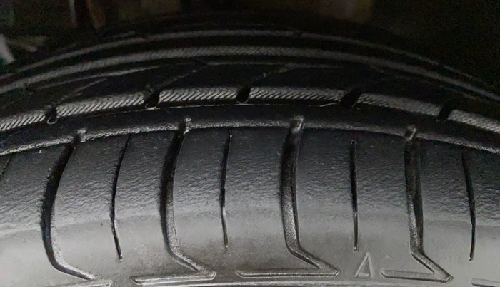 2016 Tata Tiago XT 1.05 REVOTORQ, Diesel, Manual, 82,619 km, Right Rear Tyre Tread