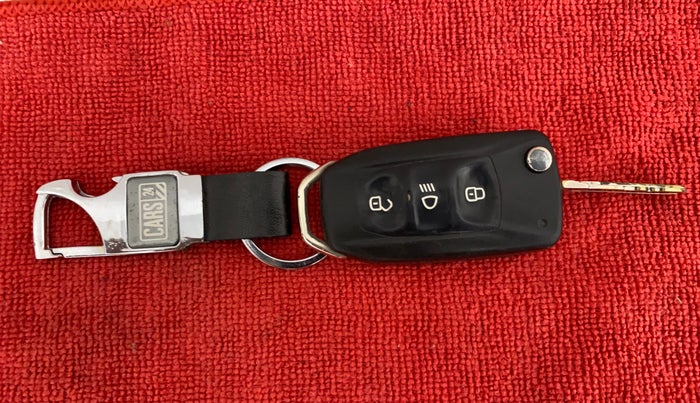 2016 Tata Tiago XT 1.05 REVOTORQ, Diesel, Manual, 82,619 km, Key Close Up