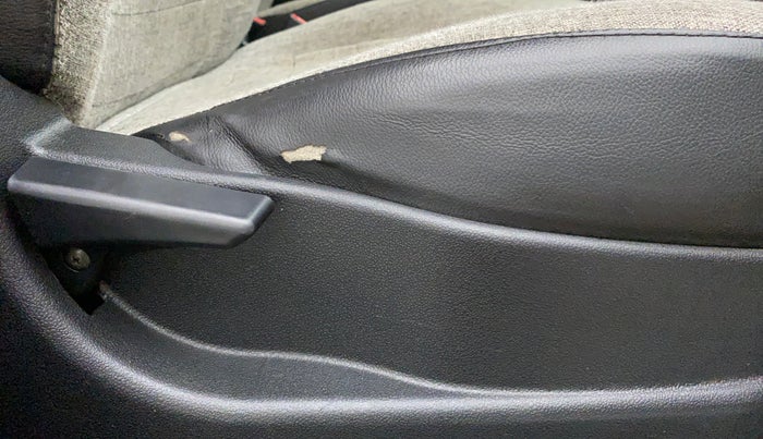 2016 Tata Tiago XT 1.05 REVOTORQ, Diesel, Manual, 82,619 km, Driver Side Adjustment Panel