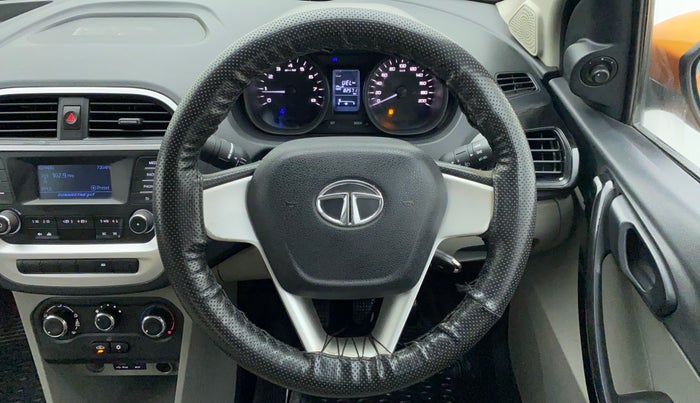 2016 Tata Tiago XT 1.05 REVOTORQ, Diesel, Manual, 82,619 km, Steering Wheel Close Up