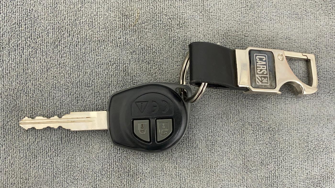 2018 Maruti Baleno DELTA PETROL 1.2, Petrol, Manual, 33,089 km, Key Close Up