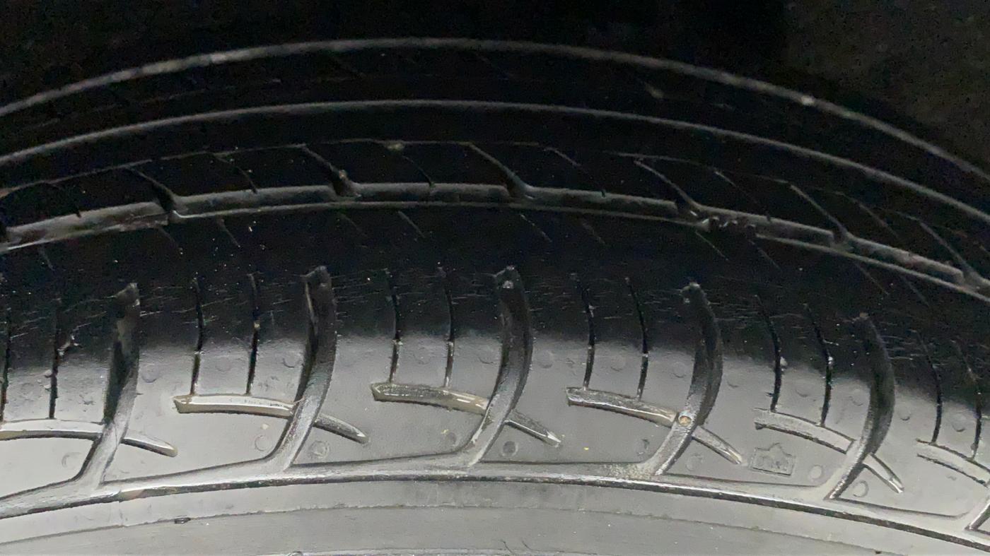 2018 Maruti Baleno DELTA PETROL 1.2, Petrol, Manual, 33,089 km, Left Rear Tyre Tread