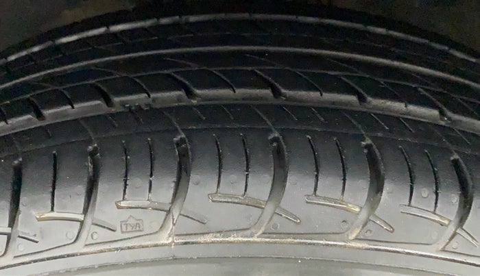 2018 Maruti Baleno DELTA PETROL 1.2, Petrol, Manual, 33,089 km, Left Front Tyre Tread