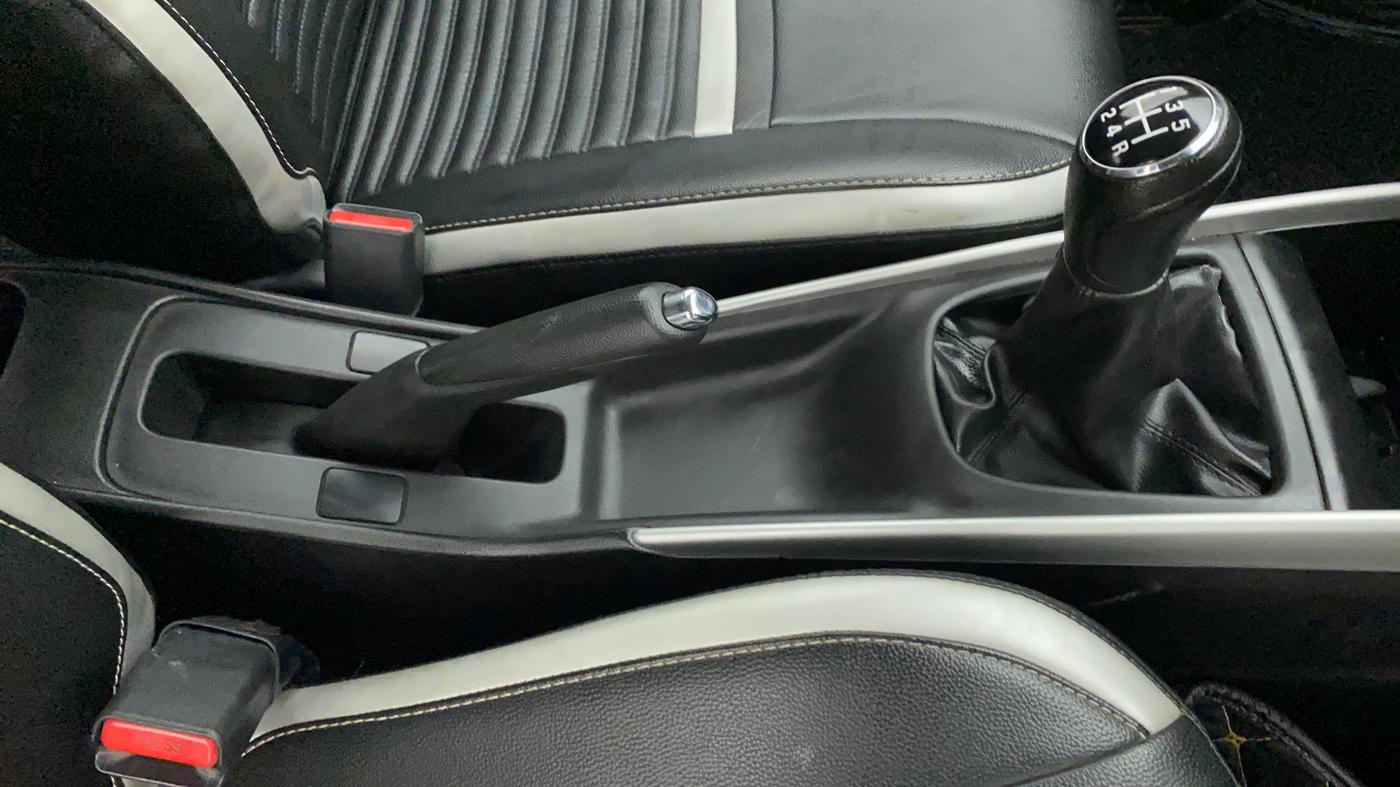2018 Maruti Baleno DELTA PETROL 1.2, Petrol, Manual, 33,089 km, Gear Lever