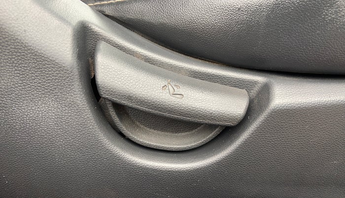 2017 Hyundai Grand i10 SPORTZ (O) 1.2 KAPPA VTVT, Petrol, Manual, 76,949 km, Driver Side Adjustment Panel