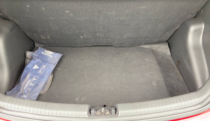 2017 Hyundai Grand i10 SPORTZ (O) 1.2 KAPPA VTVT, Petrol, Manual, 76,949 km, Boot Inside