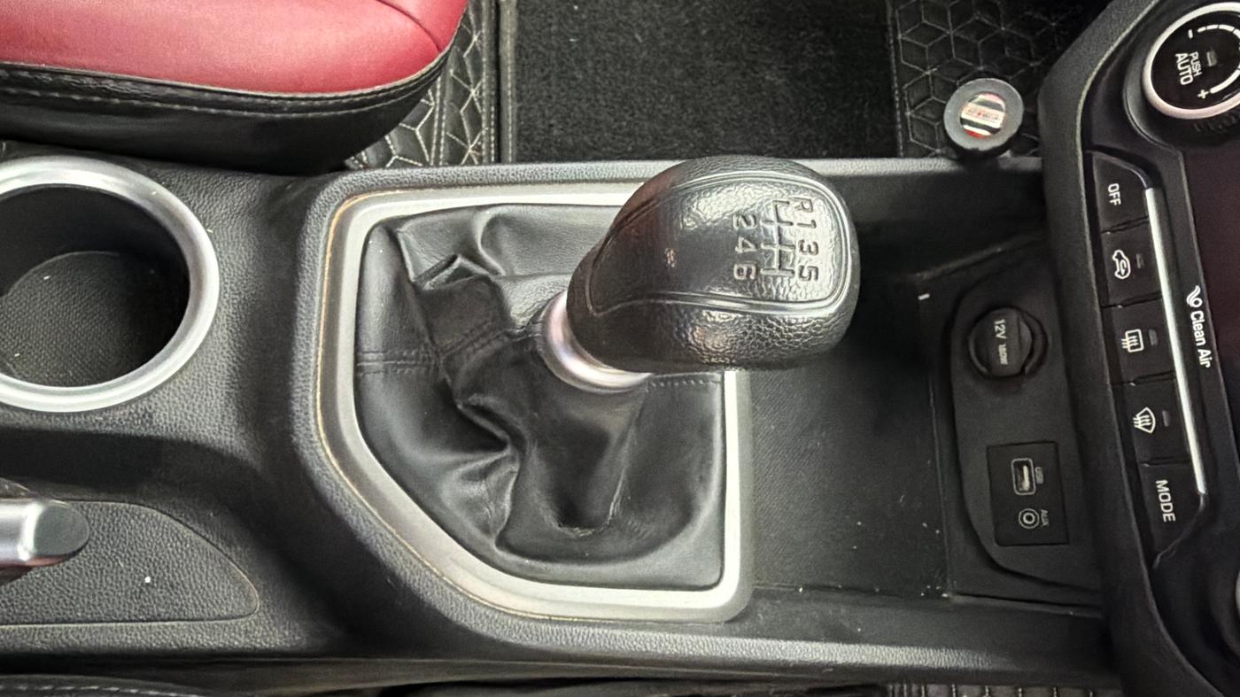 2016 Hyundai Creta SX PLUS  ANNIVERSARY EDITION 1.6 PETROL, Petrol, Manual, 58,326 km, Gear Lever