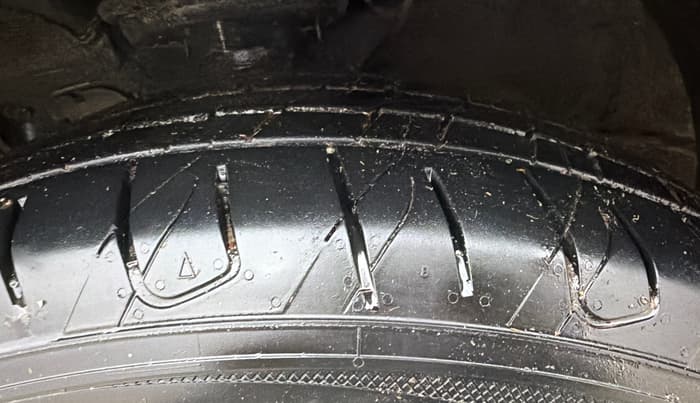 2016 Hyundai Creta SX PLUS  ANNIVERSARY EDITION 1.6 PETROL, Petrol, Manual, 58,326 km, Left Front Tyre Tread