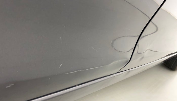 2015 Maruti Swift VXI, Petrol, Manual, 77,147 km, Right rear door - Slightly dented