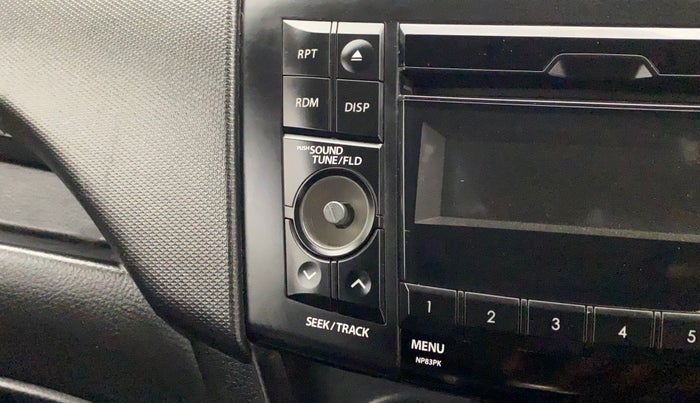 2015 Maruti Swift VXI, Petrol, Manual, 77,147 km, Infotainment system - Button has minor damage