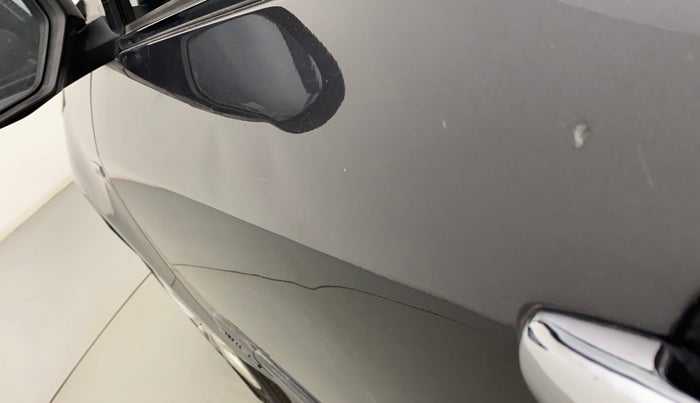 2015 Maruti Swift VXI, Petrol, Manual, 77,147 km, Front passenger door - Slightly dented