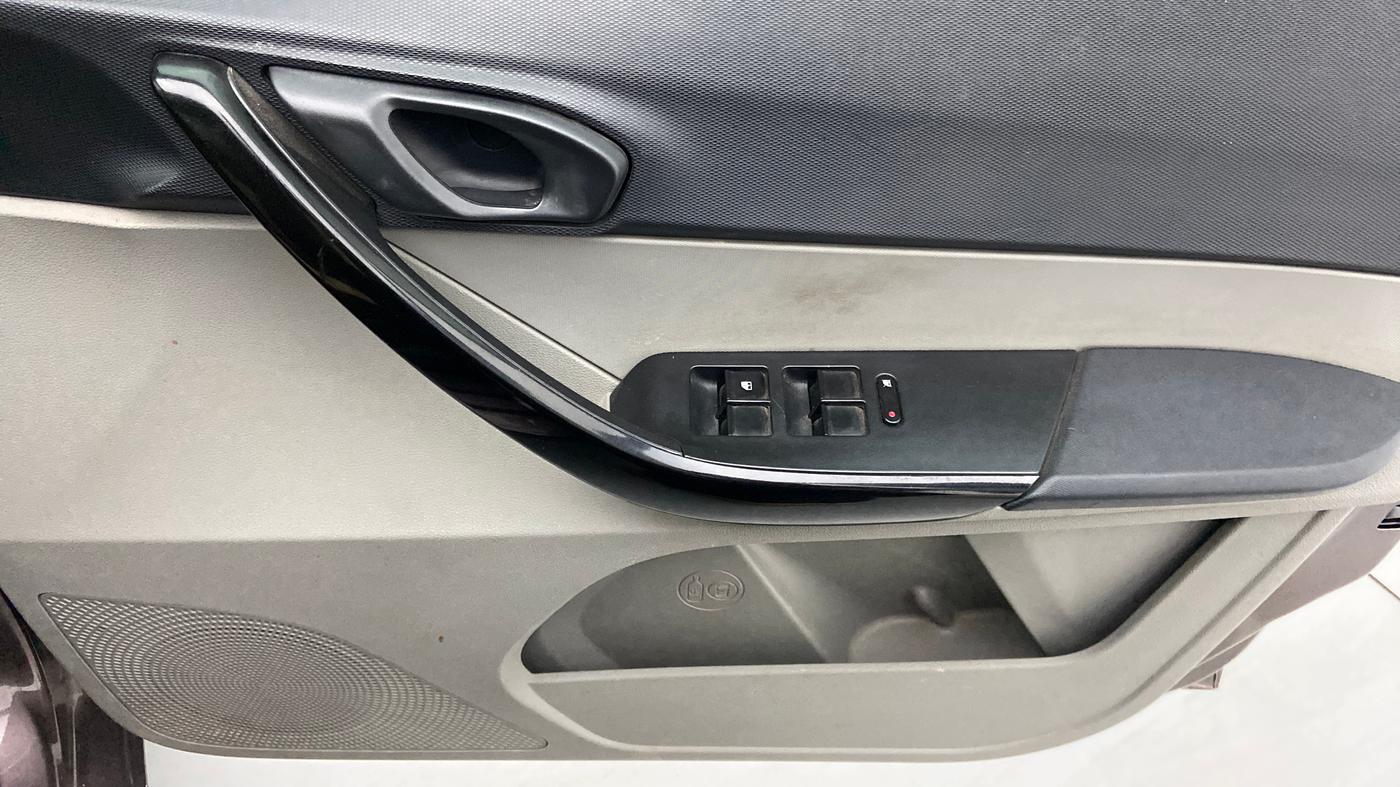 2019 Tata Tiago XZA 1.2 REVOTRON, Petrol, Automatic, 44,646 km, Driver Side Door Panels Control
