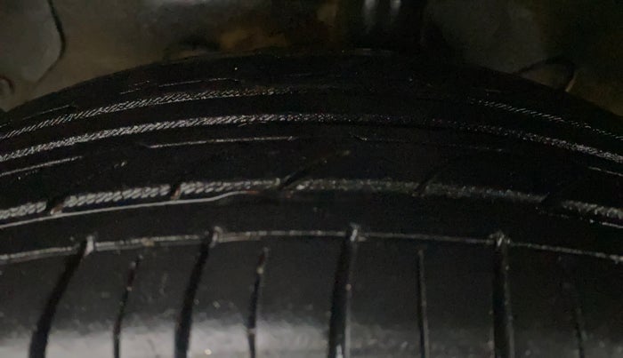 2018 Hyundai NEW SANTRO ASTA MT, Petrol, Manual, 1,29,553 km, Left Front Tyre Tread