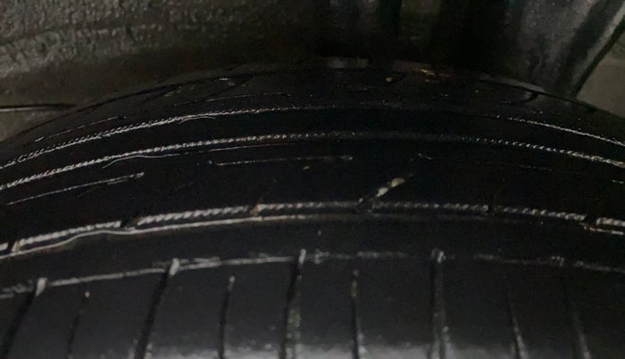 2018 Hyundai NEW SANTRO ASTA MT, Petrol, Manual, 1,29,553 km, Left Rear Tyre Tread