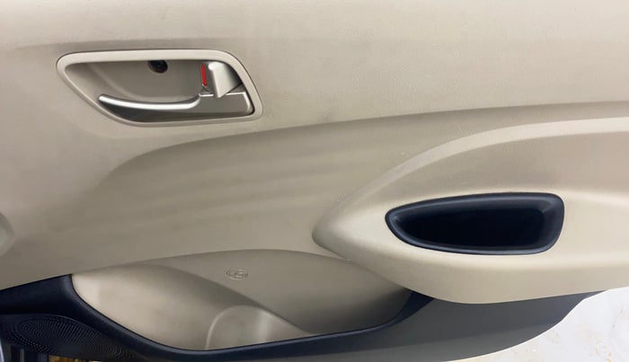 2018 Hyundai NEW SANTRO ASTA MT, Petrol, Manual, 1,29,553 km, Driver Side Door Panels Control