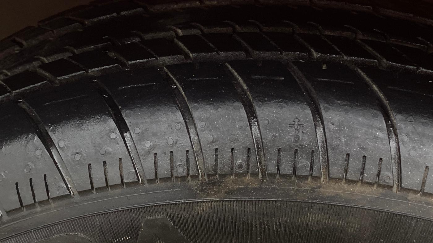 2015 Honda Brio VX MT, Petrol, Manual, 75,831 km, Left Front Tyre Tread