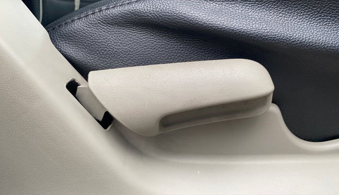 2015 Maruti Celerio VXI, Petrol, Manual, 44,070 km, Driver Side Adjustment Panel