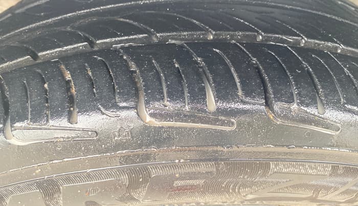 2015 Honda City 1.5L I-VTEC V MT, Petrol, Manual, 1,02,310 km, Left Front Tyre Tread