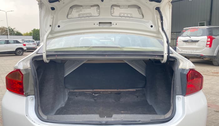 2015 Honda City 1.5L I-VTEC V MT, Petrol, Manual, 1,02,310 km, Boot Inside