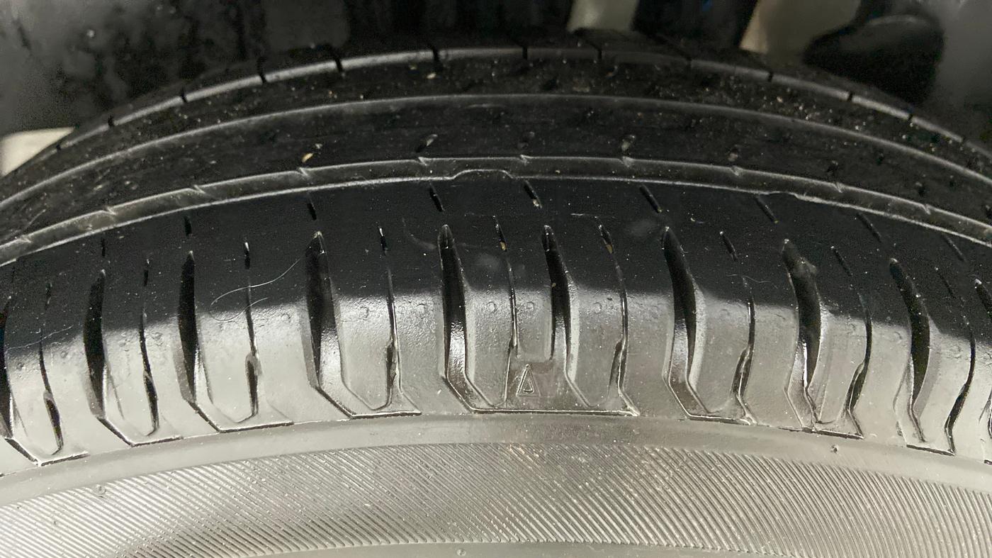 2020 Maruti Swift LXI D, Petrol, Manual, 18,235 km, Left Rear Tyre Tread