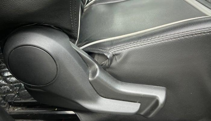 2020 Maruti Swift LXI D, Petrol, Manual, 18,235 km, Driver Side Adjustment Panel