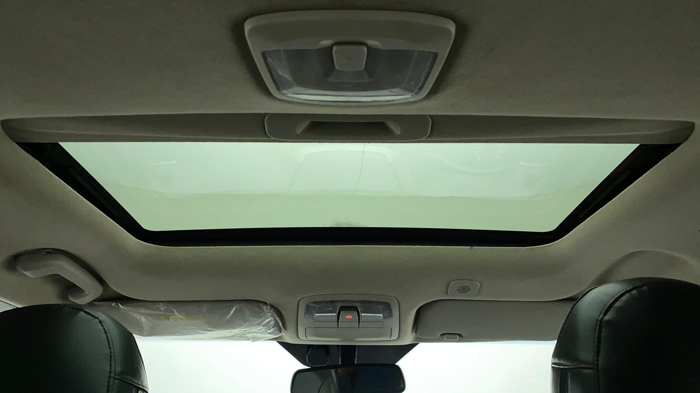 2019 Mahindra XUV300 1.2 W8 OPT, Petrol, Manual, 63,005 km, Moonroof/ Sunroof