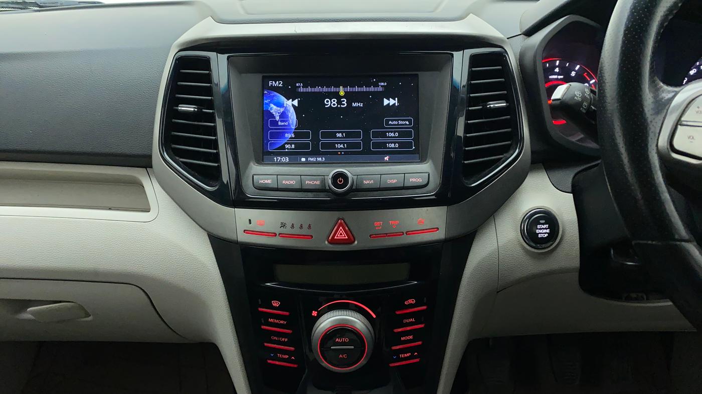 2019 Mahindra XUV300 1.2 W8 OPT, Petrol, Manual, 63,005 km, Air Conditioner