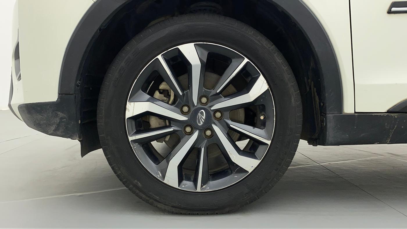 2019 Mahindra XUV300 1.2 W8 OPT, Petrol, Manual, 63,005 km, Left Front Wheel