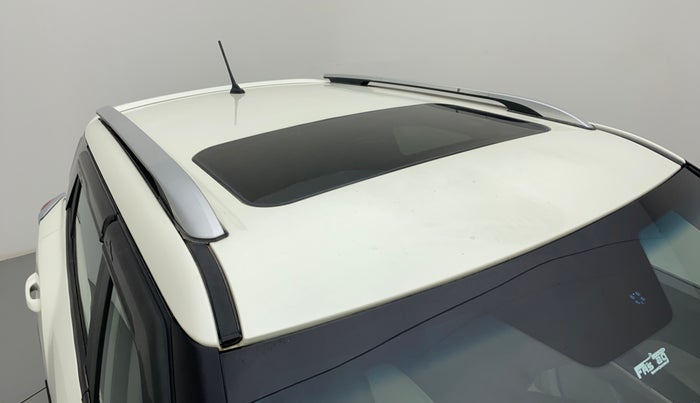 2019 Mahindra XUV300 1.2 W8 OPT, Petrol, Manual, 63,005 km, Roof