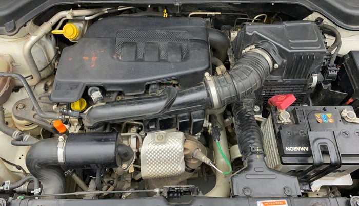 2019 Mahindra XUV300 1.2 W8 OPT, Petrol, Manual, 63,005 km, Open Bonet